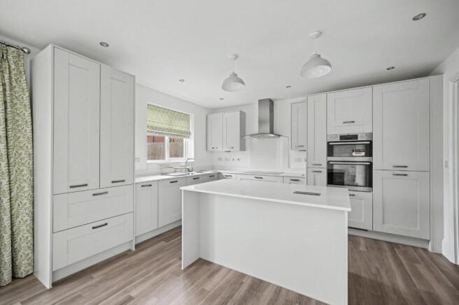4 bed Detached for sale Image 4