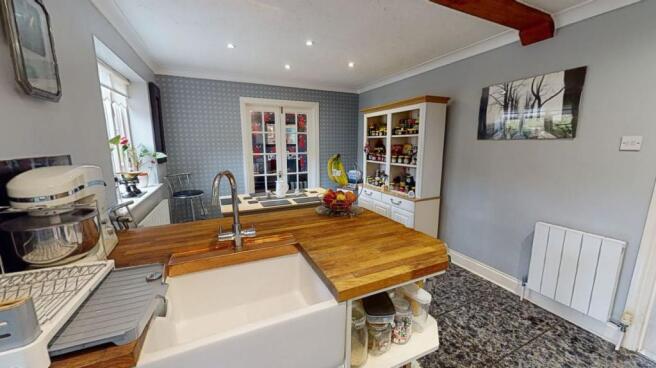 KITCHEN/DINING ROOM