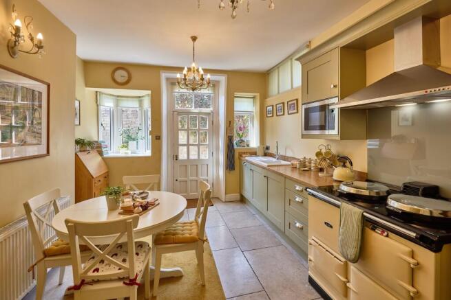 4 bed House for sale Image 5