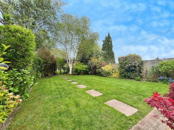 3f8d69bf-rear 20garden.jpg