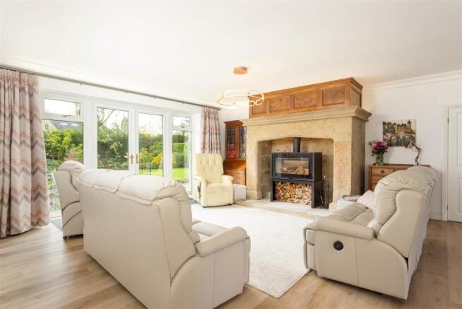 4 bed Detached Bungalow for sale Image 5