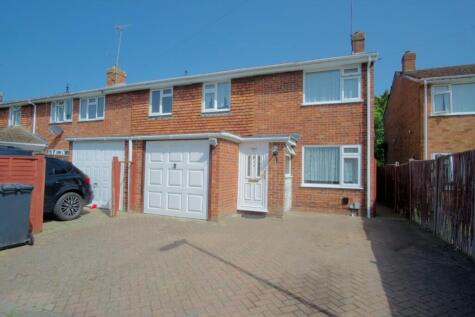 169 Beaulieu Gardens, GU17
