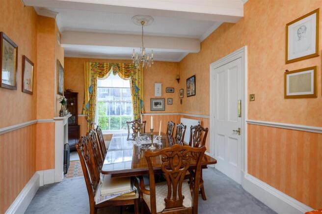 4 bed Town House for sale Image 7