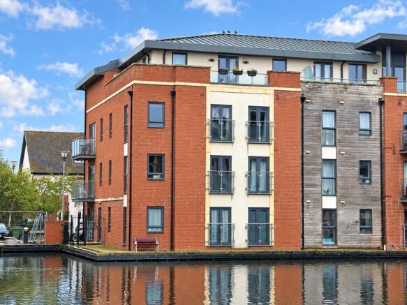 2-bed flat on Waters Edge, Stourport-on-Severn, Worcestershire, £176,950