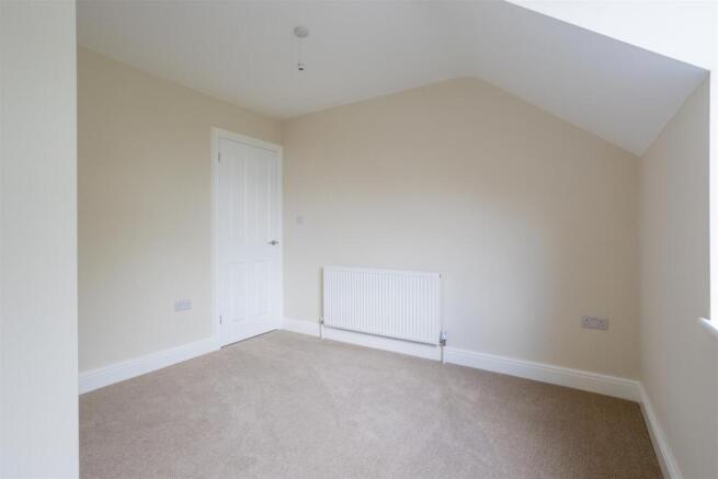 3 bed Terraced for sale Image 9