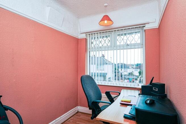 House in Wirral, Liverpool City Region - View 3