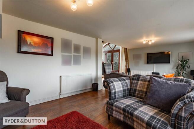 6 bed Detached for sale Image 10