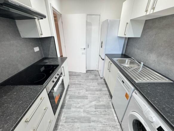 2 bed Flat to rent Image 4