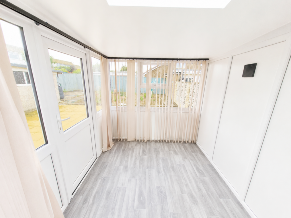 2 bed Semi-Detached Bungalow for sale Image 10