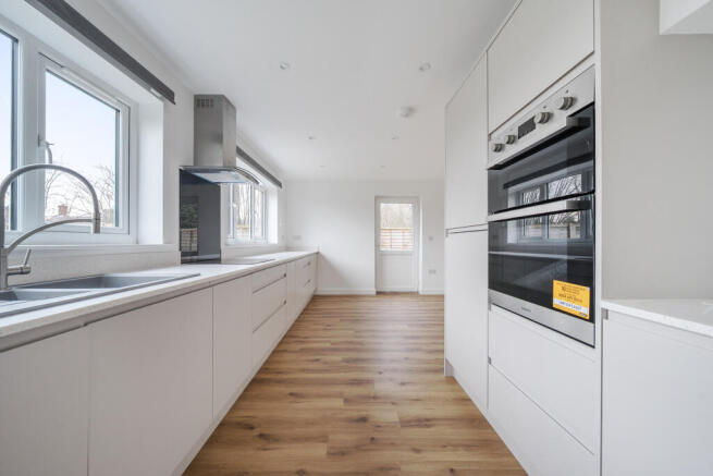 1402937-18-696e5ff35be4c