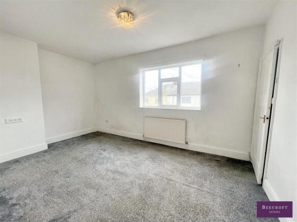 3 bed Terraced to rent Image 6