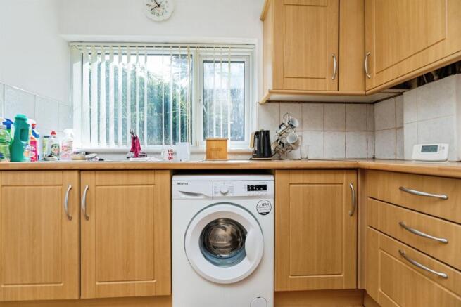 2 bed Semi-Detached Bungalow for sale Image 7