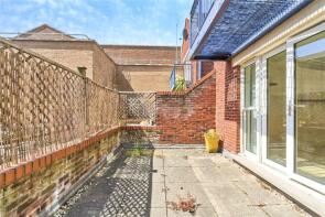 Flat 4, 15 London House, Clarence Street, Kingston Upon Thames KT1 1QL