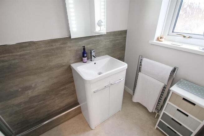 En-Suite (2).jpg