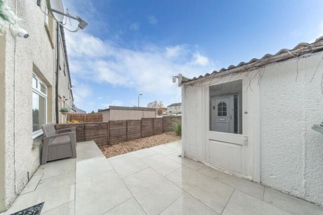 Front Garden & Garage