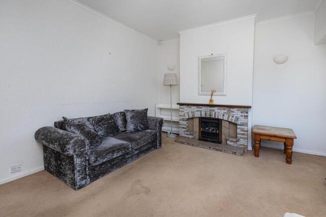 3 bed Semi-Detached to rent Image 8