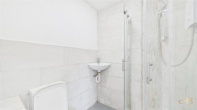 3 bed House to rent Image 5