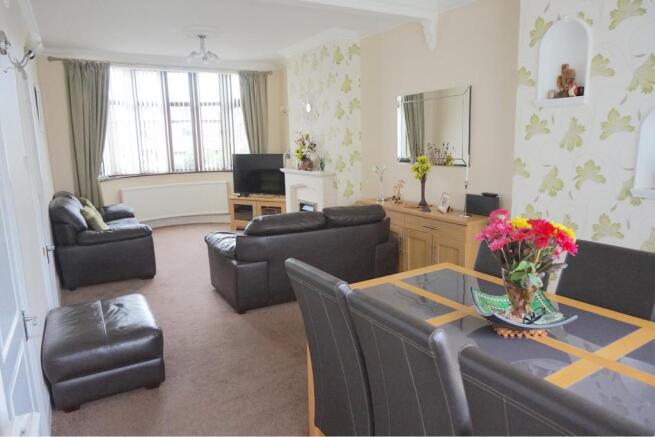 Lounge/Dining Room