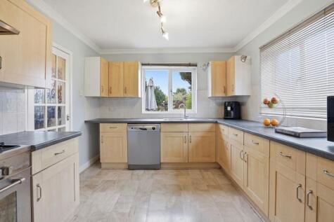 London Road, Loughton, MK5