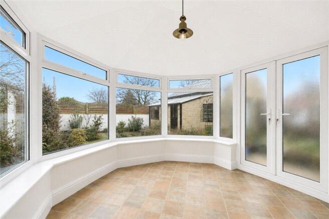 5 bed Link Detached House for sale Image 9