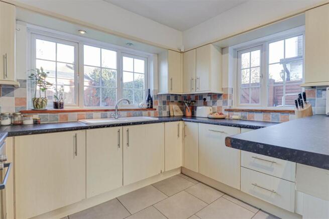Kitchen/Breakfast Room