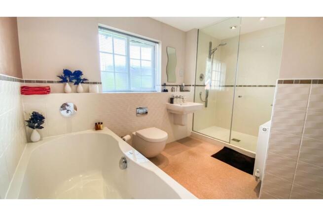 Master En-suite