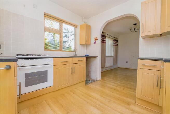 16 Blackpond Lane, Farnham Royal, Slough, SL2 3DS