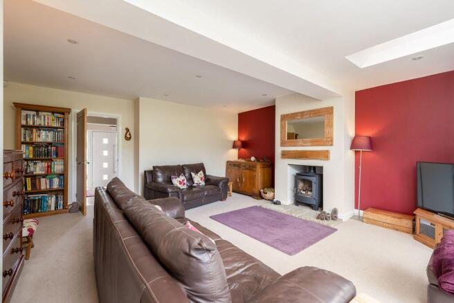 5 bed Detached for sale Image 5