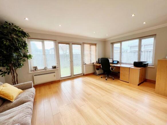 Family Room pic 5.jpg
