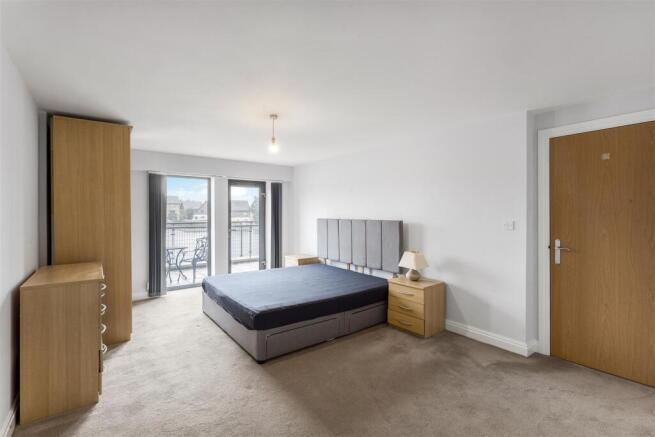 2 bed Apartment to rent Image 8