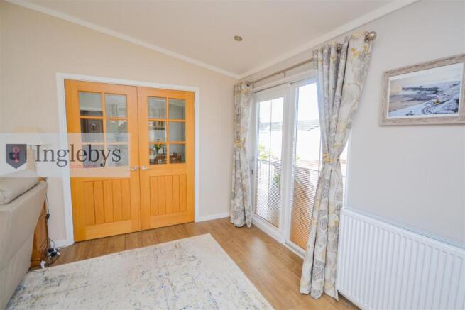 2 bed Park Home for sale Image 11