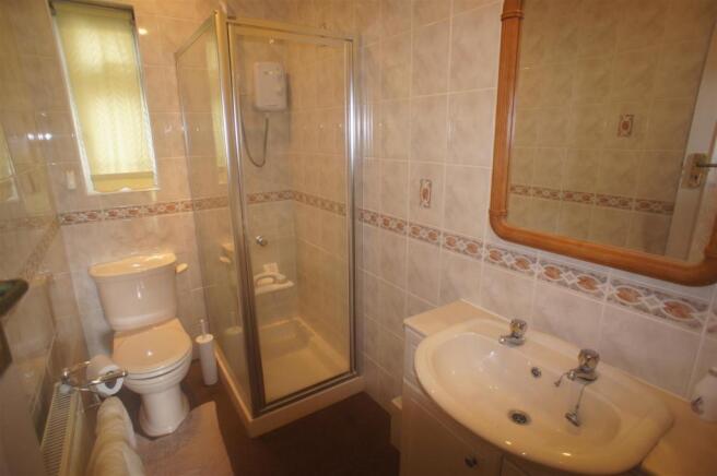 SHOWER ROOM/WC