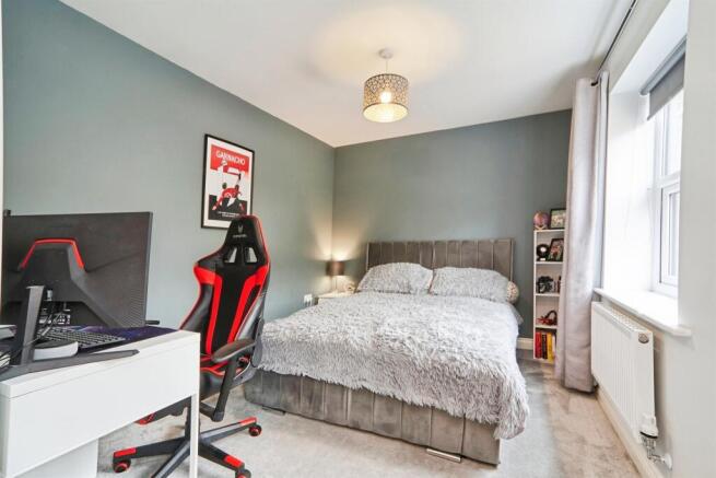 5 bed Detached for sale Image 12