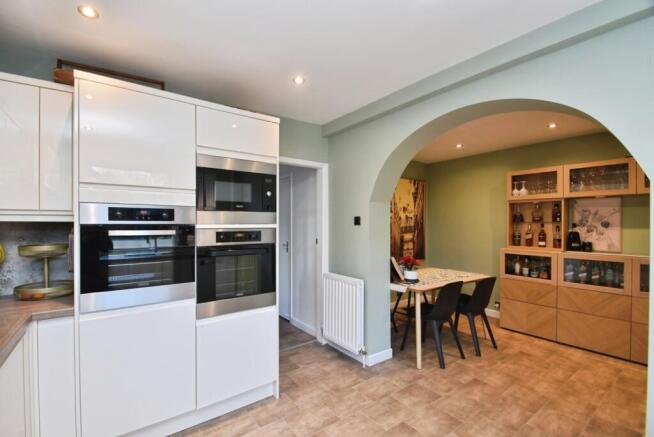 4 bed Detached for sale Image 12