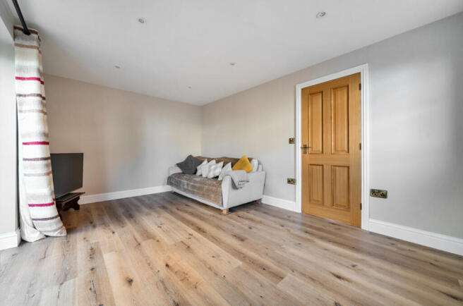 Eriswell Road, Worthing, West Sussex, BN11 photo 4