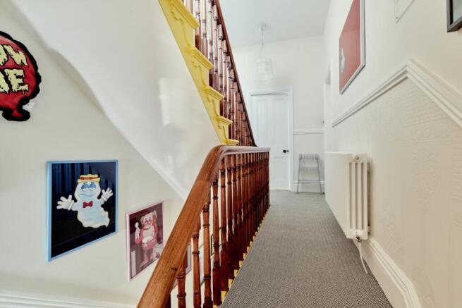 5 bed Town House for sale Image 10