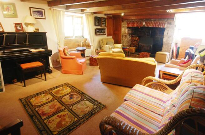 lounge.JPG