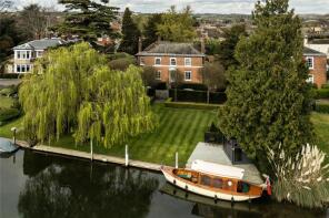 31 The Garth, Mill Road, Marlow SL7 1QB