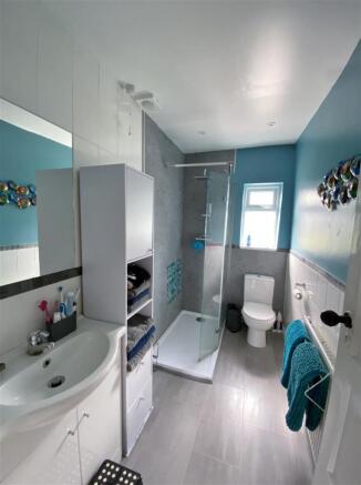 5 Warrior Ave bath.jpg