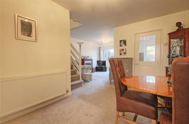 LIVING/DINING ROOM