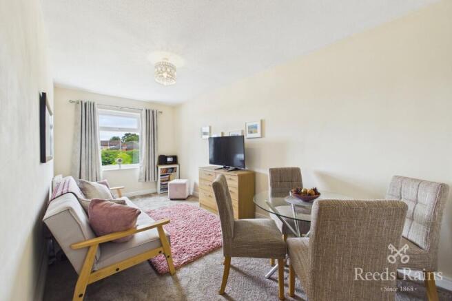 2 bed Bungalow for sale Image 4