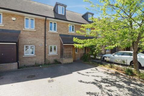 New Mossford Way, ILFORD, Essex, IG6