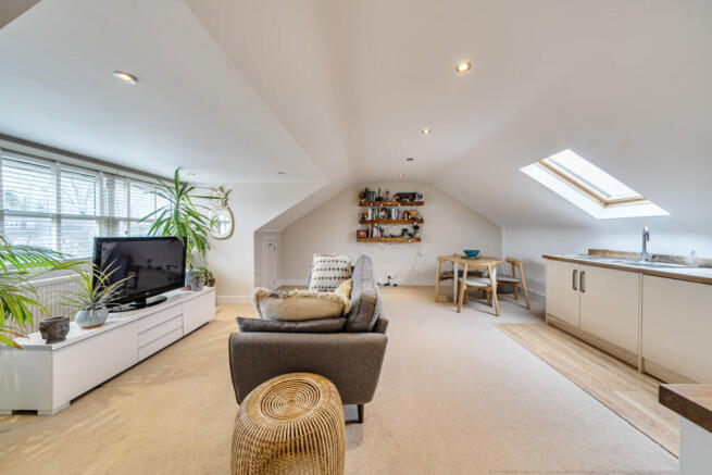 1406200-4-698f218...