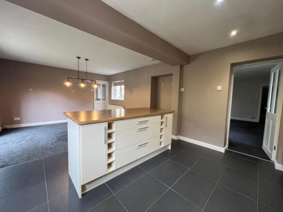 2 bed Semi-Detached Bungalow for sale Image 10