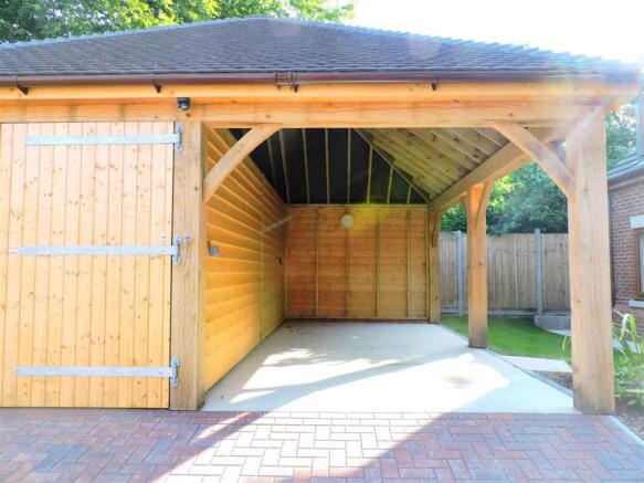 GARDEN AREA TO THE F