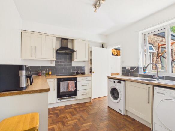3 bed Terraced for sale Image 8
