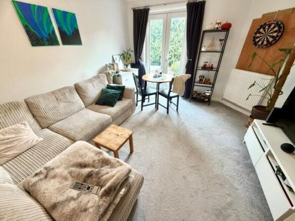 LIVING ROOM.jpg