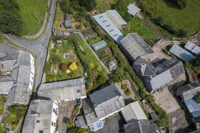 Ariel view - hous...