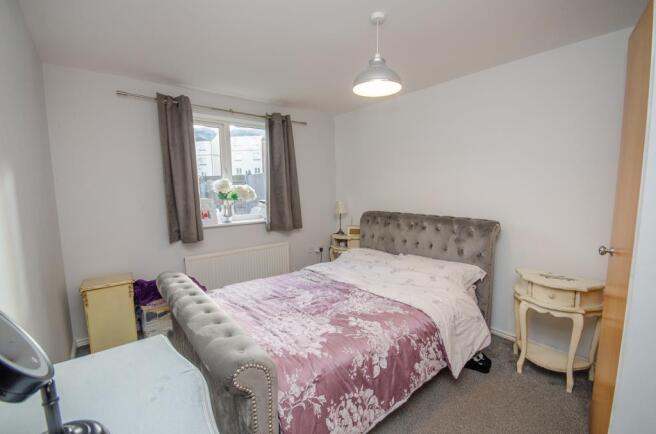 Bedroom 1.jpg