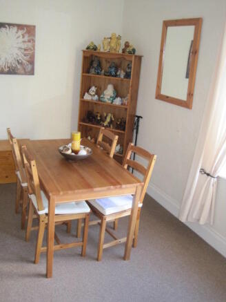 Dining room /bedroom
